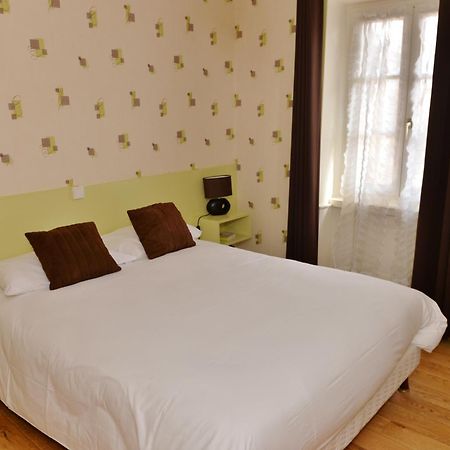 Logis Hotel De La Poste Mornant Luaran gambar