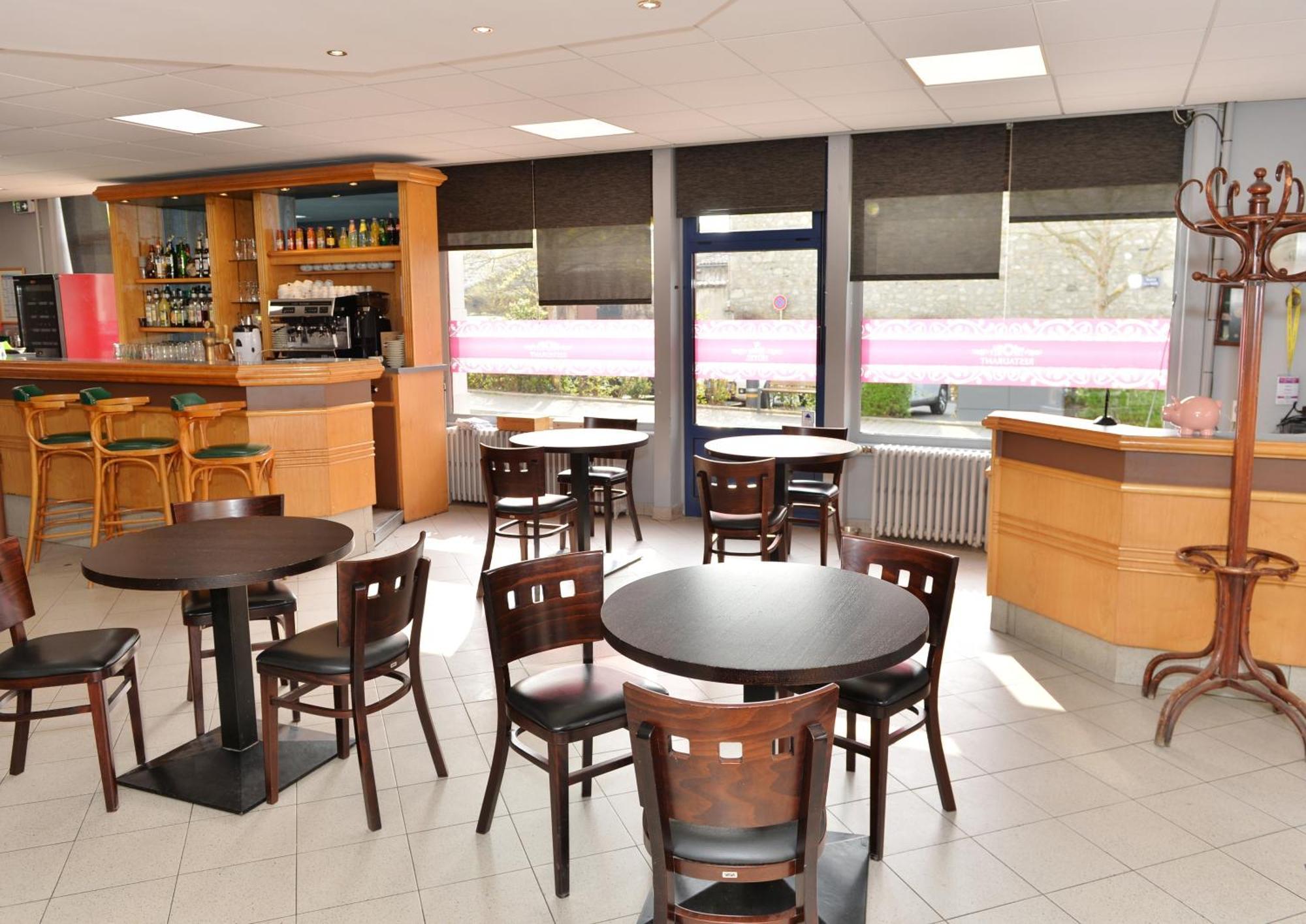 Logis Hotel De La Poste Mornant Luaran gambar